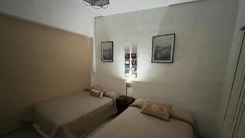 Basic House | 3 bedrooms, iron/ironing board, free WiFi, bed sheets