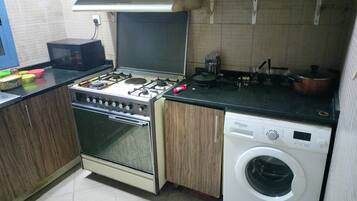 Fridge, microwave, stovetop