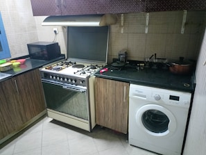 Fridge, microwave, stovetop
