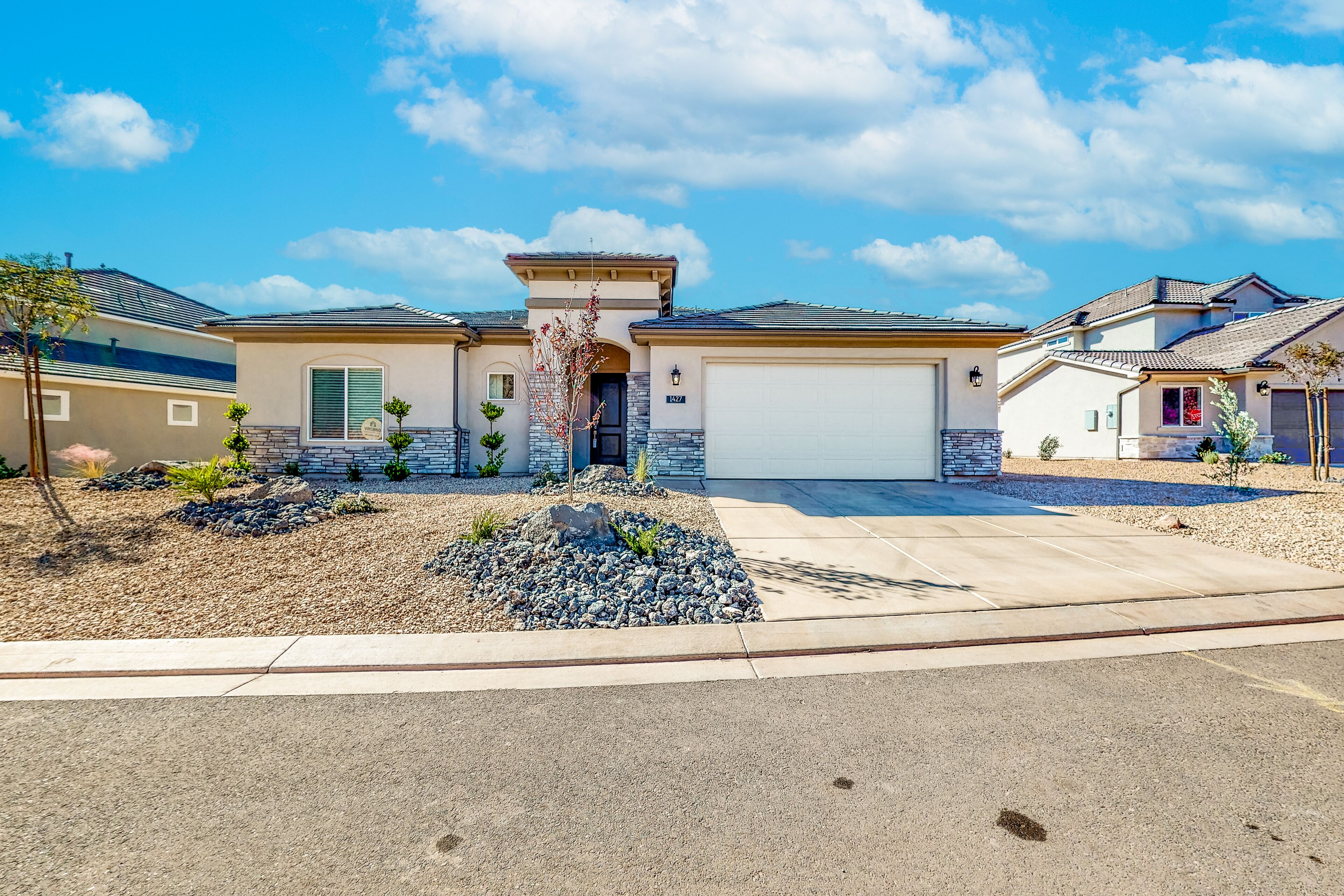 Stylish dog-friendly home near trails with patio, central AC & washer/dryer
