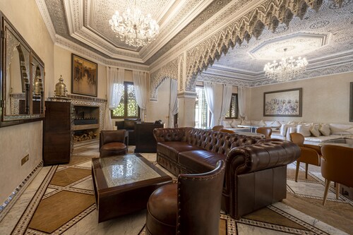 Maria Towers, Palais Table d'hôtes & SPA