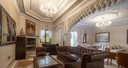 Maria Towers, Palais Table d'hôtes & SPA