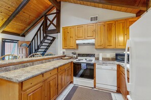 冰箱、微波炉、烤箱、炉灶