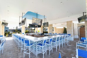 Bar (on property) - 3425 LW -Exquisite 5BR Villa Private Pool & Spa (Four Corners)