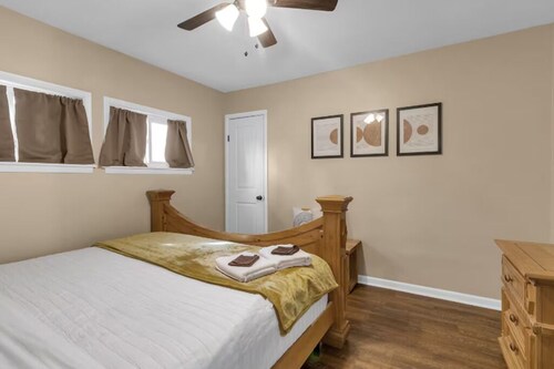 Family Ranch Near Buffalo & Airport Sleeps 9 Pet-Friendly Fenced Yard