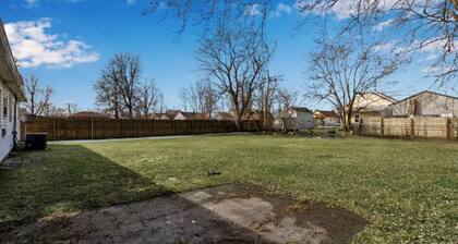 Family Ranch Near Buffalo & Airport Sleeps 9 Pet-Friendly Fenced Yard