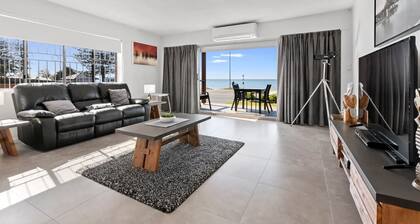 "Margate Magic Waterfront" - Margate Q 4019