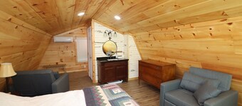 Chicory Cabin, Accessible, at Maple Ridge Creek, N GA Mountains