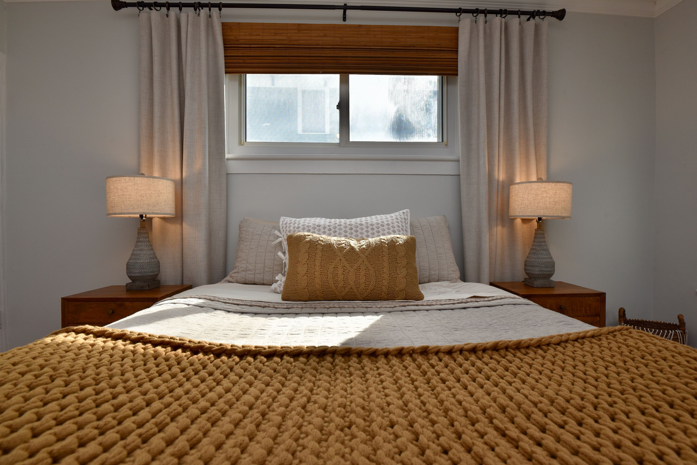 1 bedroom, desk, travel crib, free WiFi