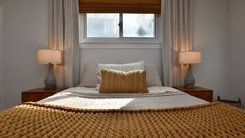 1 bedroom, desk, travel crib, free WiFi