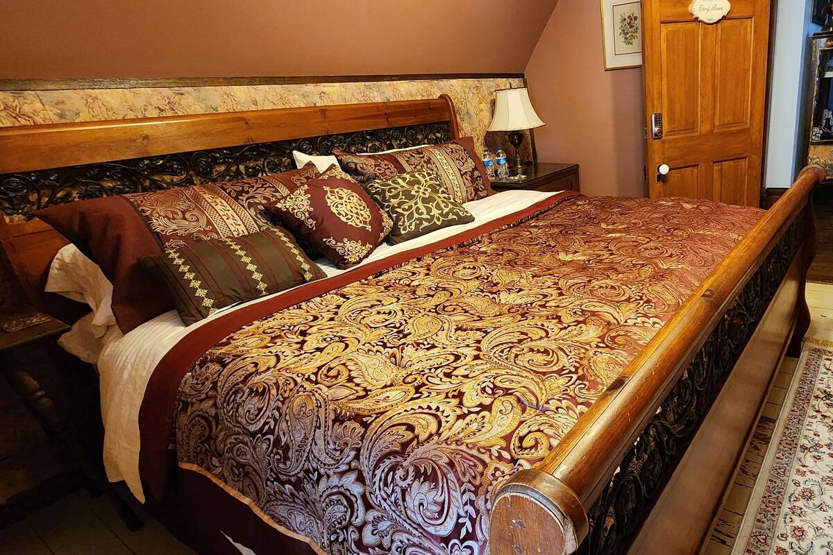 Quarto conforto | Ferros/tábuas de passar roupa, Wi-Fi de cortesia, roupa de cama