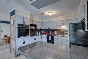 Private kitchen - 3 bedroom Southern Roots home (West Monroe)