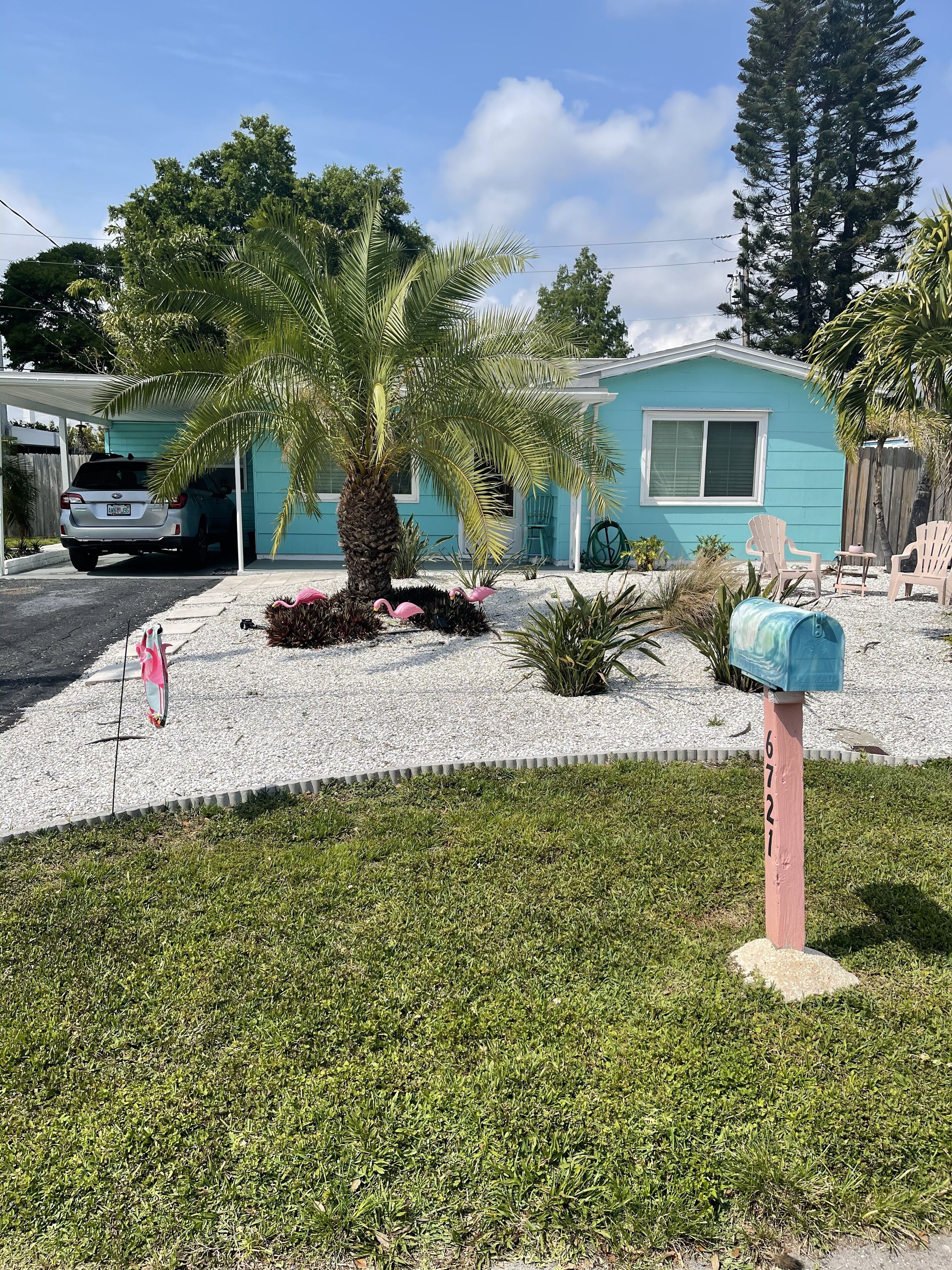 Pasadena Paradise less than 2 miles to St Pete Beach