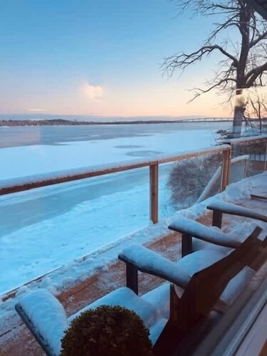 Narrows Nook - Prince Edward County Waterfront