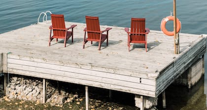 Narrows Nook - Prince Edward County Waterfront