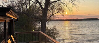 Narrows Nook - Prince Edward County Waterfront