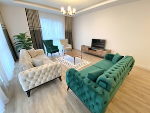 Smart TV, offices - Olivera Suites (Istanbul)