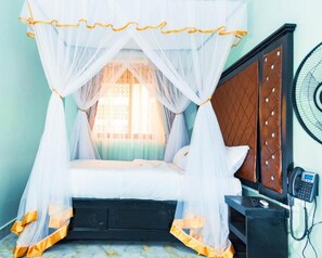 Standard-Doppelzimmer | Hochwertige Bettwaren, Betten mit Memory-Foam-Matratzen