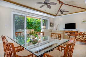 Dining - Luxurious home on resort grounds with lanai, grill, pools, hot tub - near beach (Kamuela)
