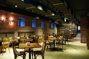 Free daily buffet breakfast  - Epigraph Tbilisi Center (Tbilisi)