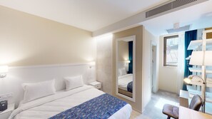Standard Double Room - Epigraph Tbilisi Center (Tbilisi)
