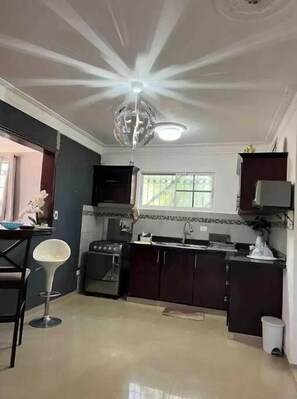 Fridge, microwave, oven, coffee/tea maker