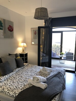 4 habitaciones, tabla de planchar con plancha y wifi gratis 