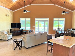 Smart TV - Paradise Palms! (Christiansted)