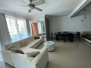 TV - Centric apartment with beautiful view (Santiago De Los Caballeros)