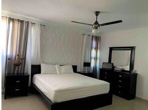 3 bedrooms, iron/ironing board, free WiFi - Centric apartment with beautiful view (Santiago De Los Caballeros)