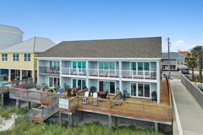 Exterior - Beachfront 2-bedroom vacation home on Panama City Beach. Perfect for families! (Panama City Beach)