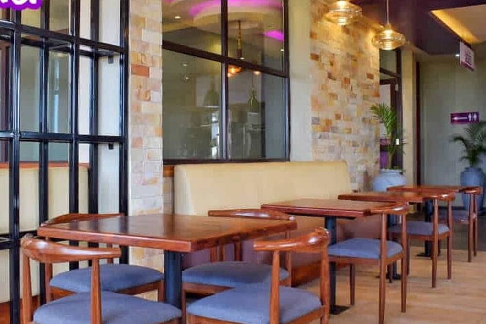 Tenda Suites and Restaurant