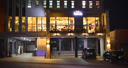 Tenda Suites and Restaurant