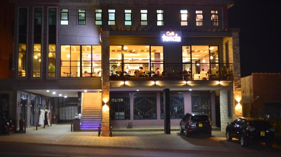 Tenda Suites and Restaurant