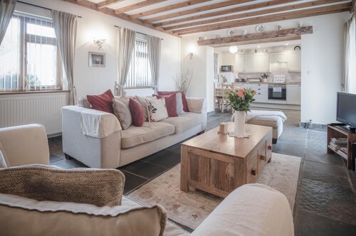 Fferm-Llong Cottage (Ship Farm) - 2 Bedroom -Rhossili