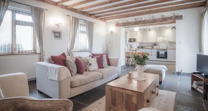 Fferm-Llong Cottage (Ship Farm) - 2 Bedroom -Rhossili