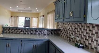 Blue Heron Place: Large Home Style Rental Unit:5 Minute Drive To Popular Beaches