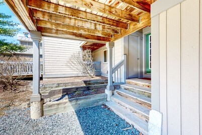 Ski-in/out condo with pool, 2 hot tubs, sauna - short walk to Solitude clubhouse