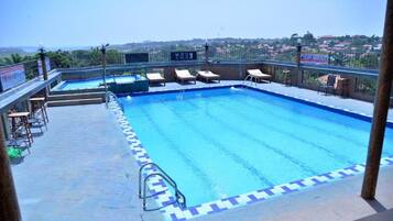 Piscina a l'aire lliure