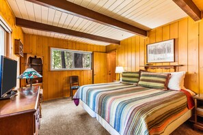 3 habitaciones, tabla de planchar con plancha, internet y ropa de cama 