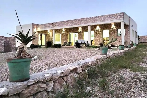 TERRAZA Y JARDIN