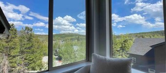 Hemingway Haus: 🎿Ski, 🌄 Views, Sauna, ⛵️Lake Life