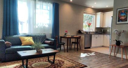 Flat at the Cork Oak · Sunny, central, quiet flat + yard