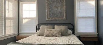 The Parson's Cottage - Charming, Cozy, Adorable!