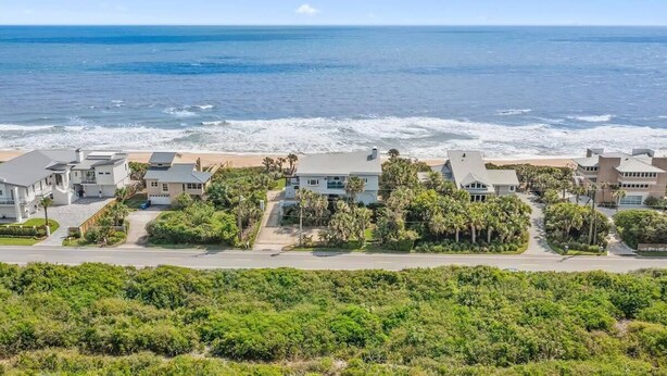 A coastal residential area with houses, a beach, and the ocean. - Carpe Beachiem Home, Ocean Views & Dual Decks (Ponte Vedra Beach)
