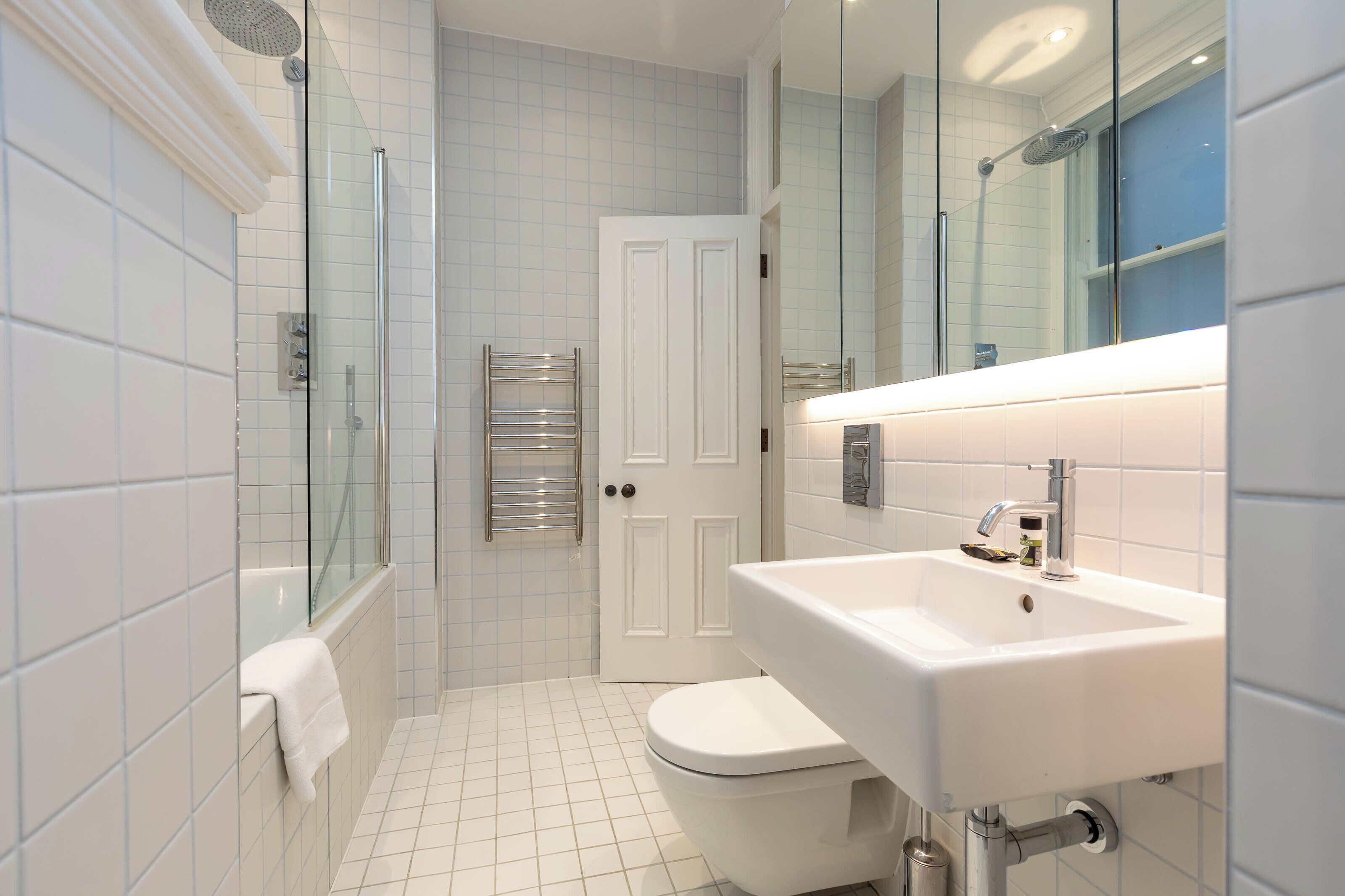 Bathtub, hair dryer