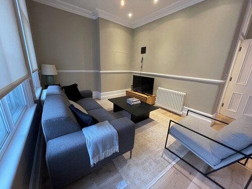 Chic 1BD City Stay in the Heart of London