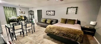 Premium Studio A w/private yard