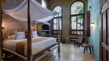 6 quartos, berço de viagem, roupa de cama