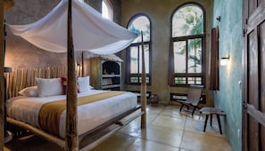 6 chambres, lit parapluie, draps fournis